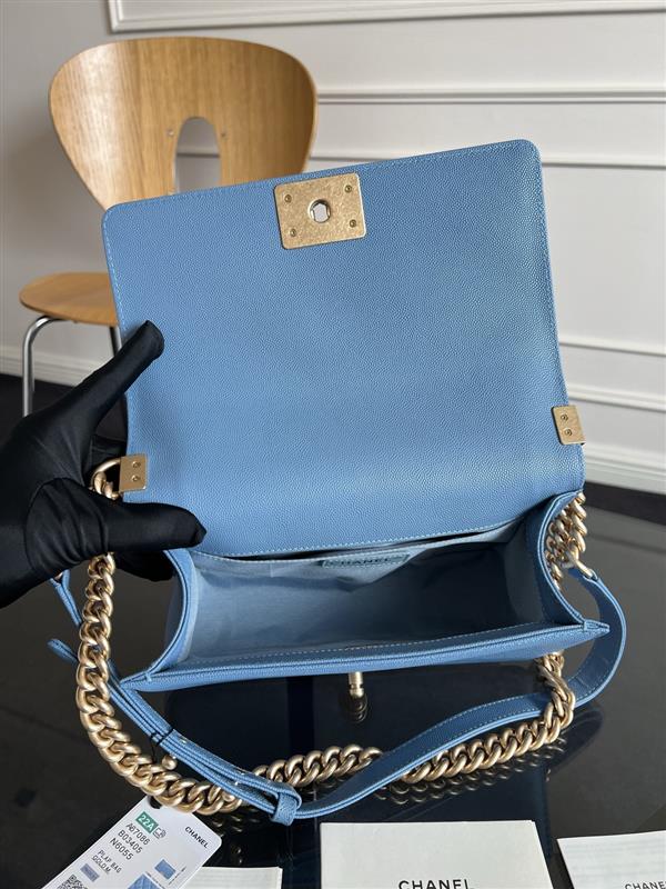 2026127214238438 550